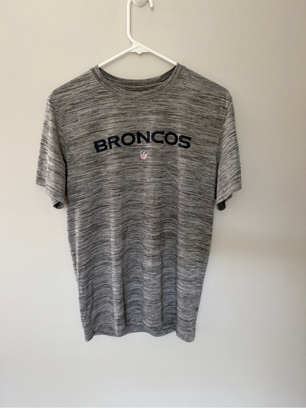 Men’s Nike Dri-FIT Denver Broncos Heather Grey Short Sleeve Tee